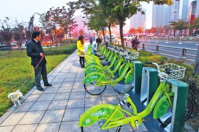 郑州首批公共自行车主要分布在东区 设两个办卡点